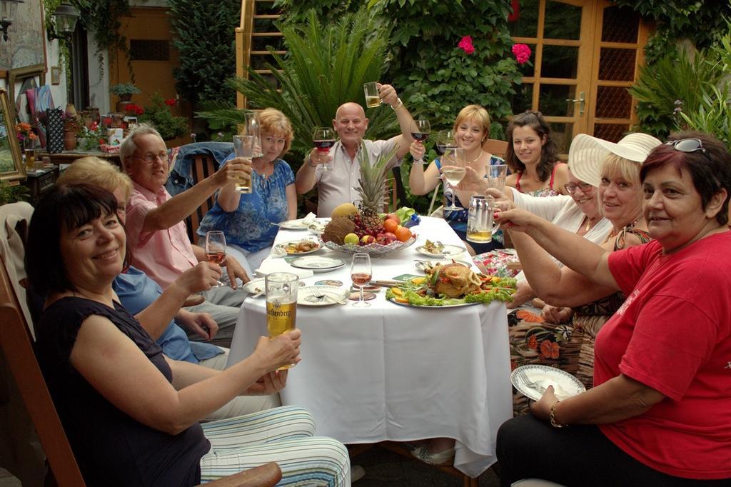 Fonagy Es Walter Vendeg- Es Borhaz Bed & Breakfast Vác Dış mekan fotoğraf