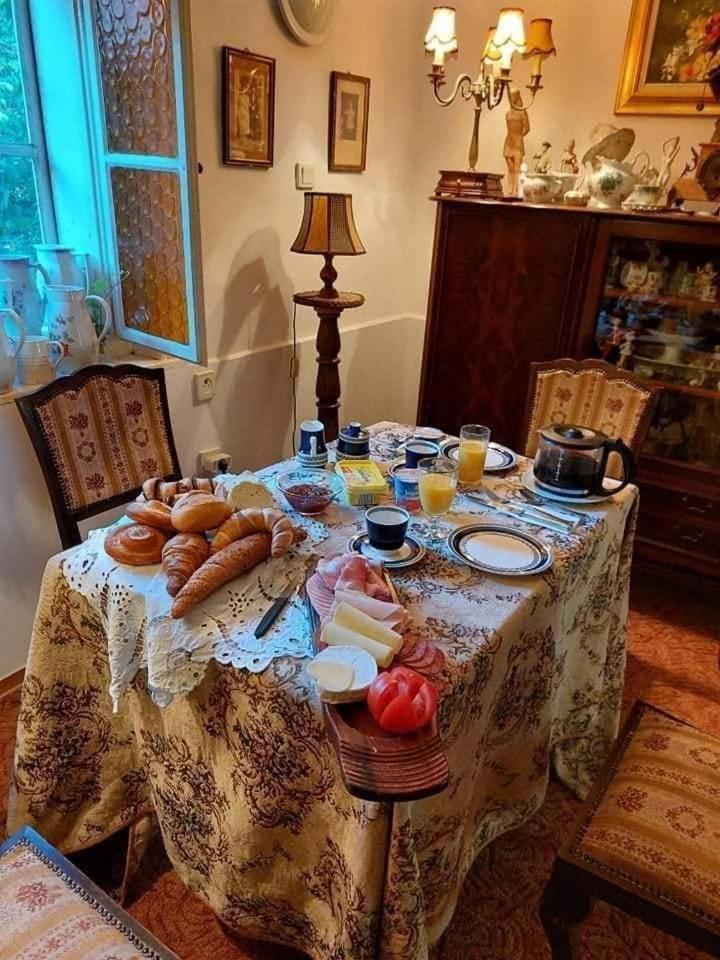Fonagy Es Walter Vendeg- Es Borhaz Bed & Breakfast Vác Dış mekan fotoğraf
