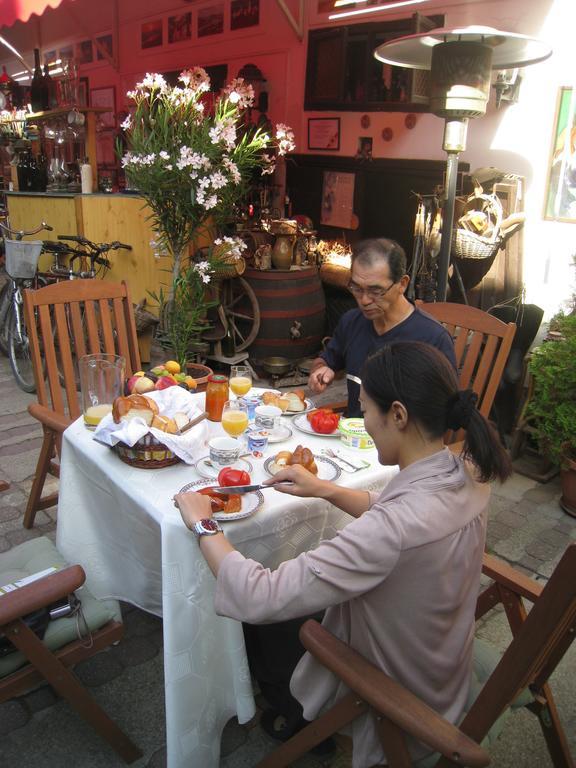 Fonagy Es Walter Vendeg- Es Borhaz Bed & Breakfast Vác Dış mekan fotoğraf