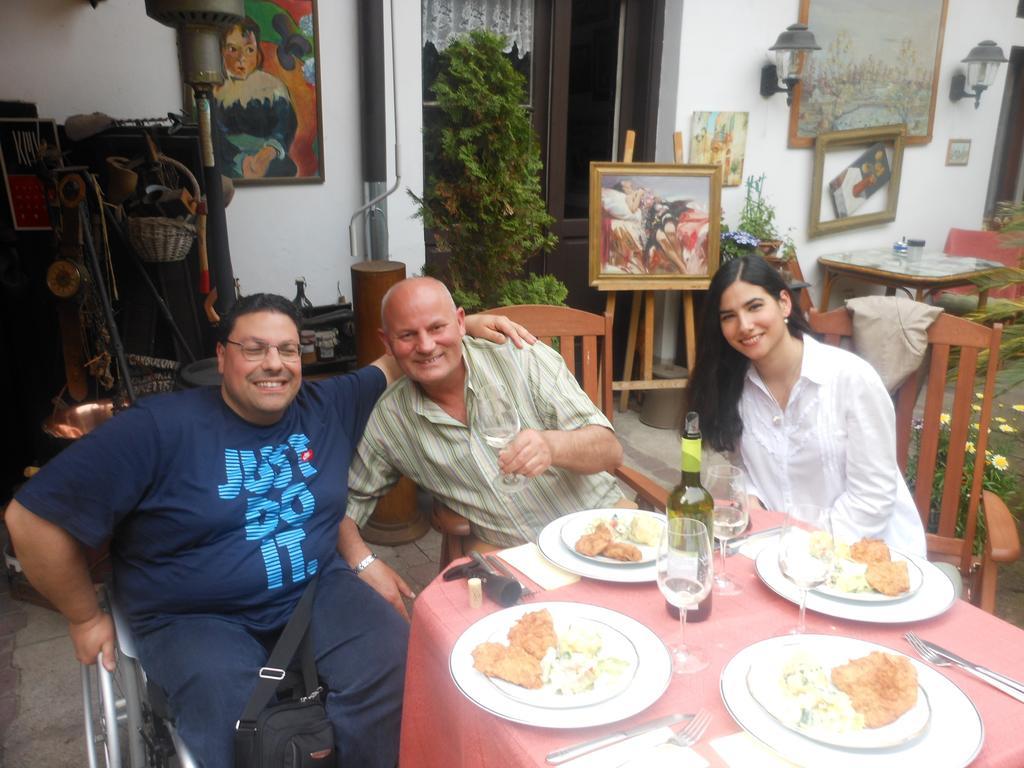 Fonagy Es Walter Vendeg- Es Borhaz Bed & Breakfast Vác Dış mekan fotoğraf