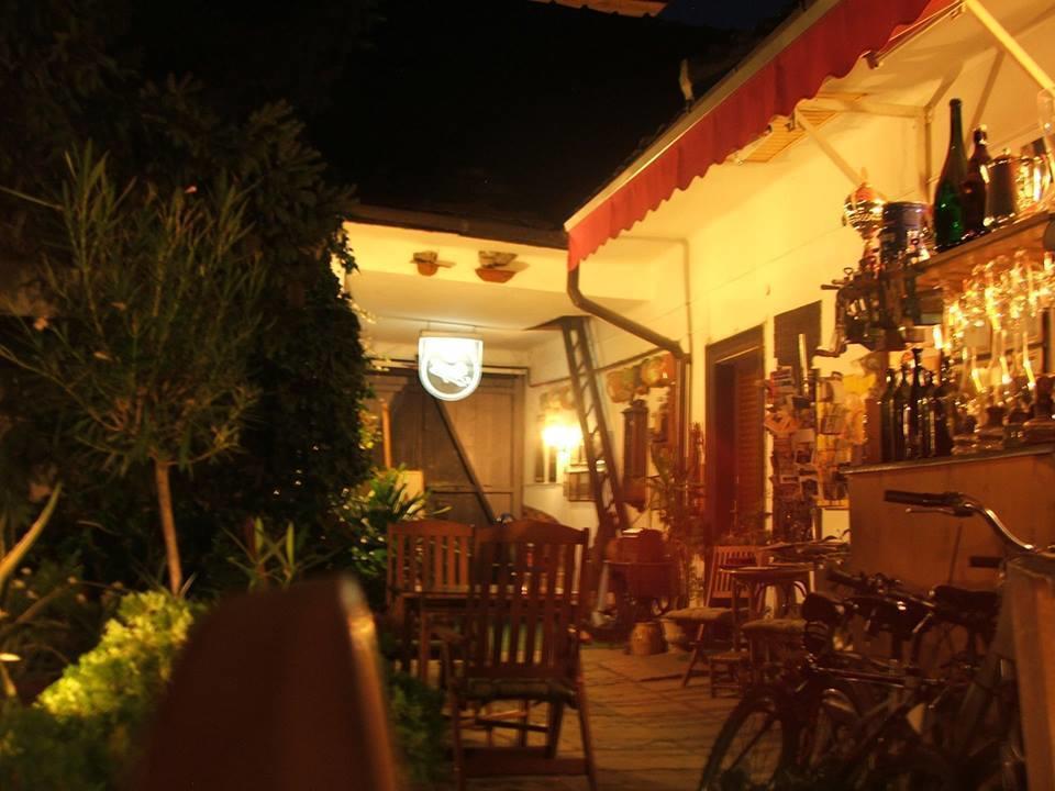 Fonagy Es Walter Vendeg- Es Borhaz Bed & Breakfast Vác Dış mekan fotoğraf