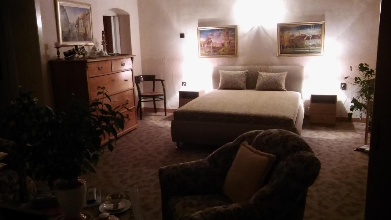 Fonagy Es Walter Vendeg- Es Borhaz Bed & Breakfast Vác Dış mekan fotoğraf